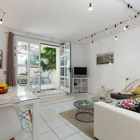 Joy4you Near And Center Appartement *