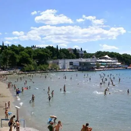 Joy4you Near And Center 스플리트