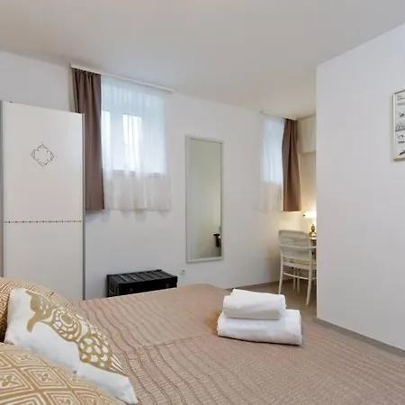 Apartman Joy4you Near And Center